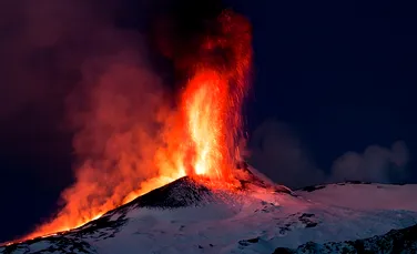 Cel mai misterios vulcan din lume, Etna, dă bătăi de cap experţilor: „Erupţiile recente sunt neobişnuite”