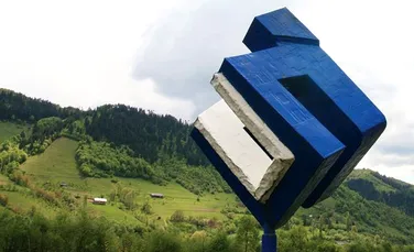 Primarul din Sîngeorz-Băi a tăiat o sculptură a artistul Maxim Dumitraş şi a dus-o la fier vechi